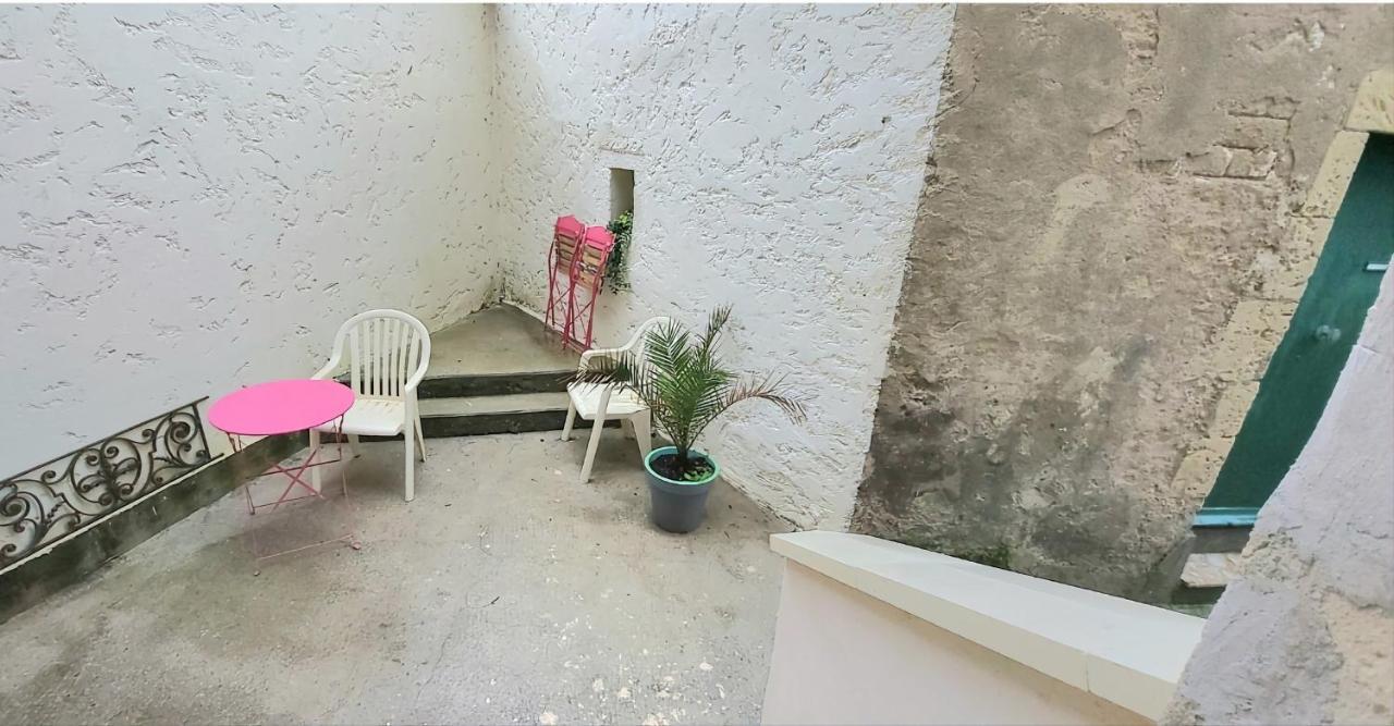Maison De Ville Avec Terrasse "La Sympathique" Jonzac Luaran gambar